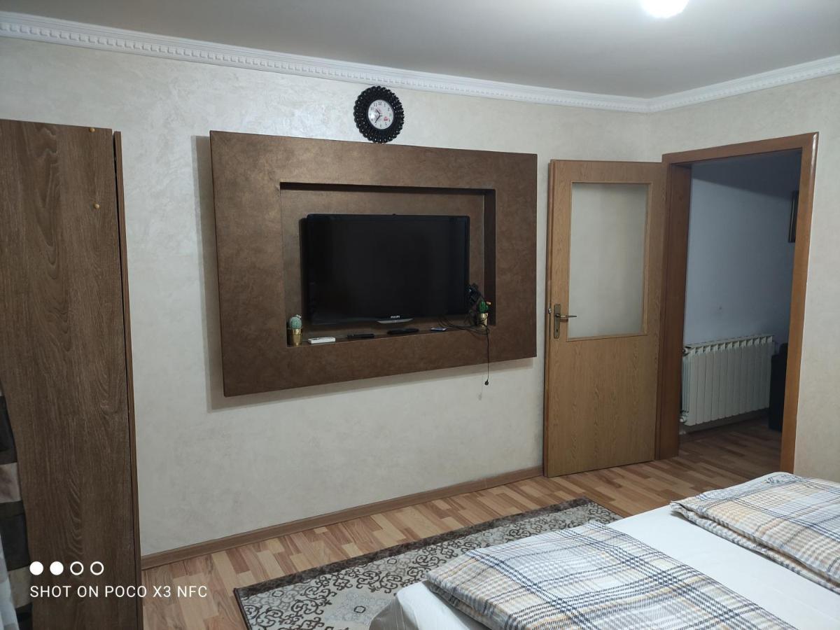 Apartmani Brod Zenica Esterno foto