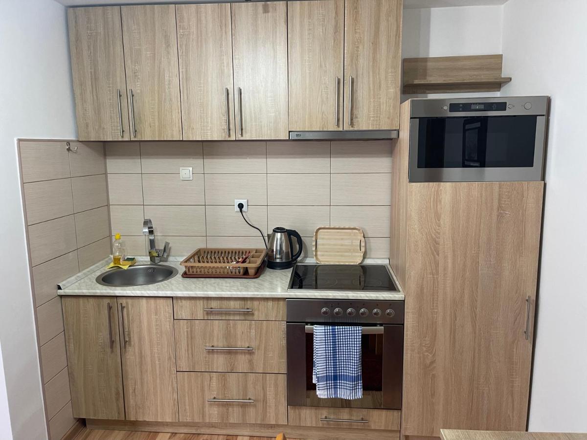 Apartmani Brod Zenica Esterno foto