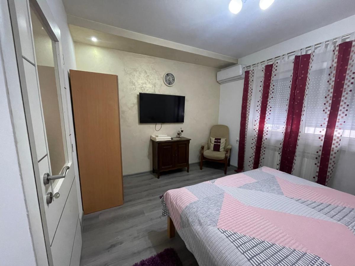 Apartmani Brod Zenica Esterno foto