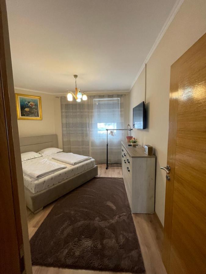 Apartmani Brod Zenica Esterno foto