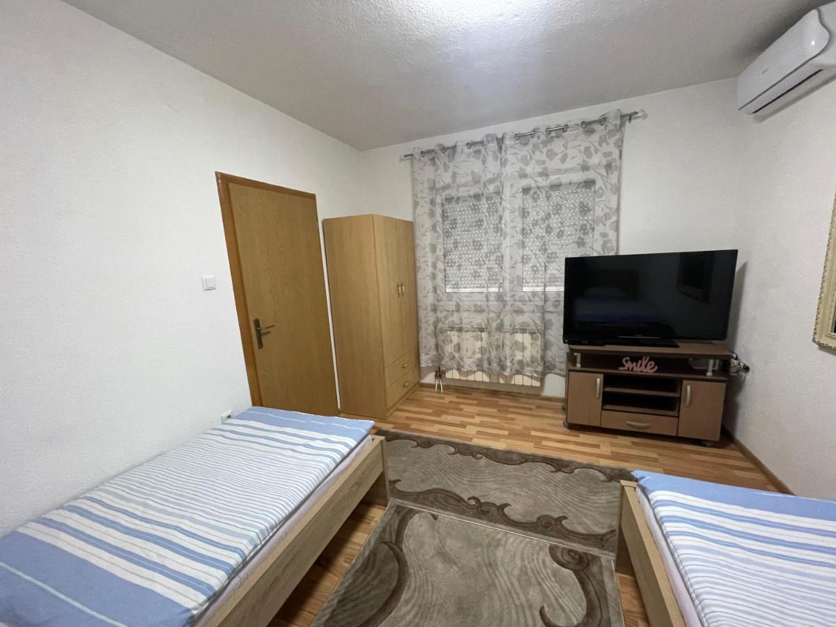 Apartmani Brod Zenica Esterno foto