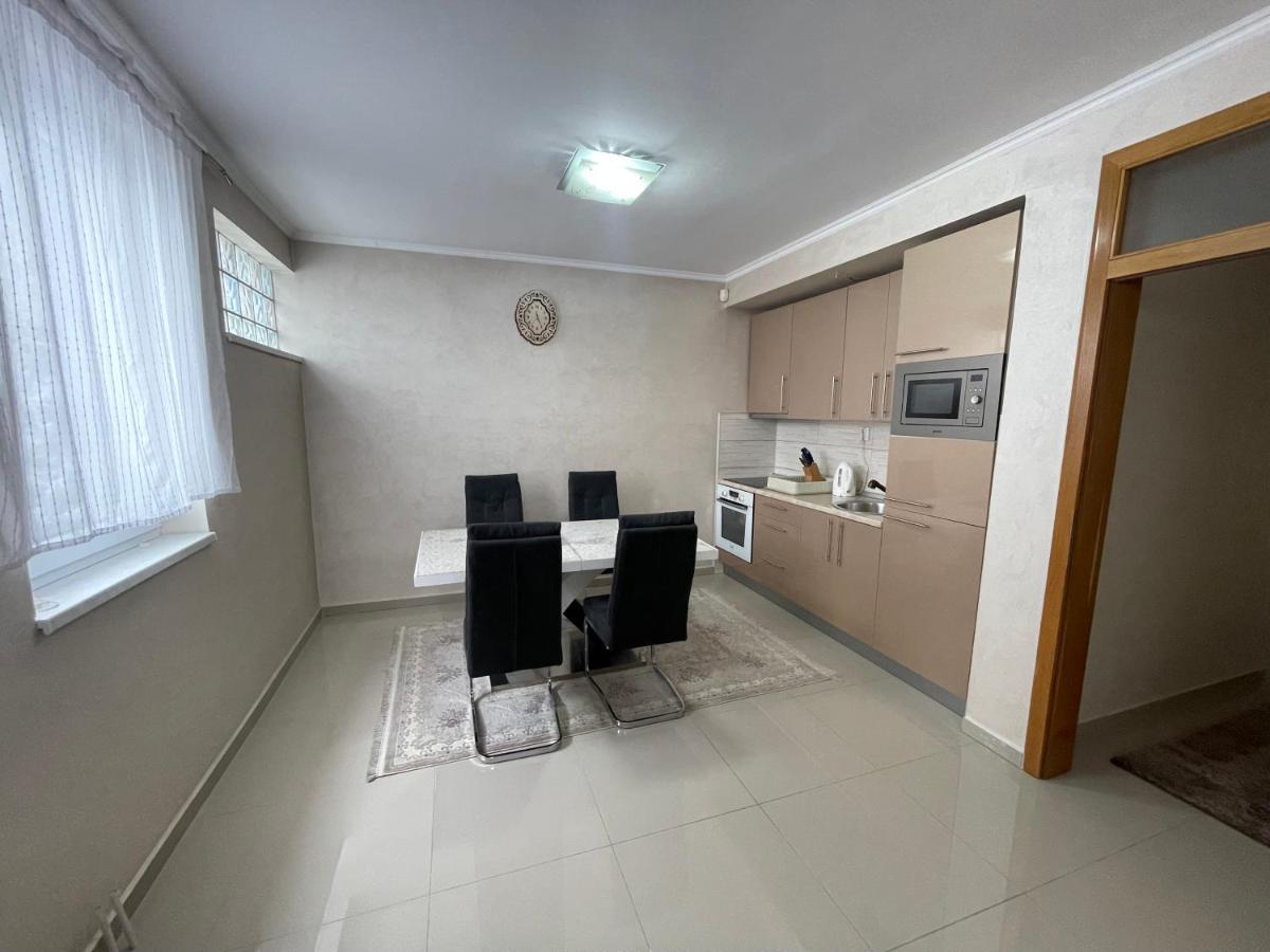 Apartmani Brod Zenica Esterno foto