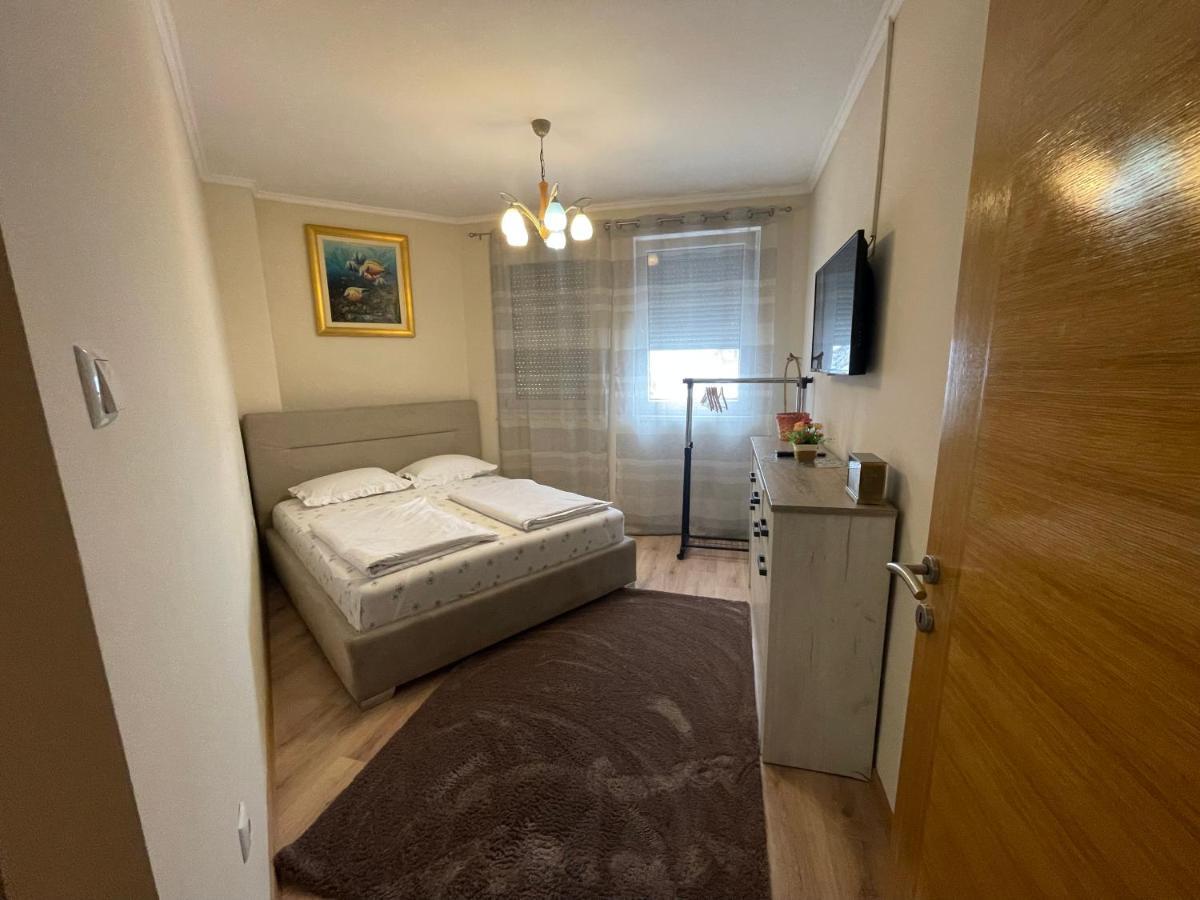 Apartmani Brod Zenica Esterno foto